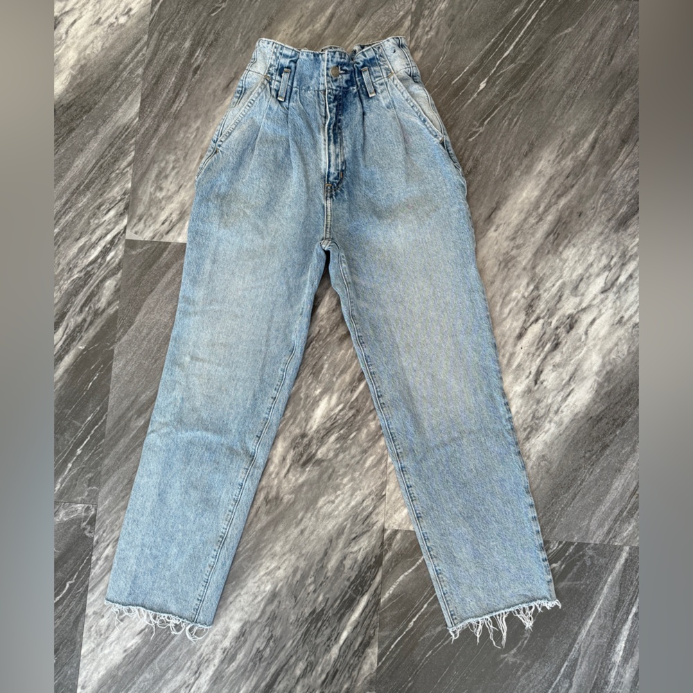 Abercrombie Mom Jeans Size 25
